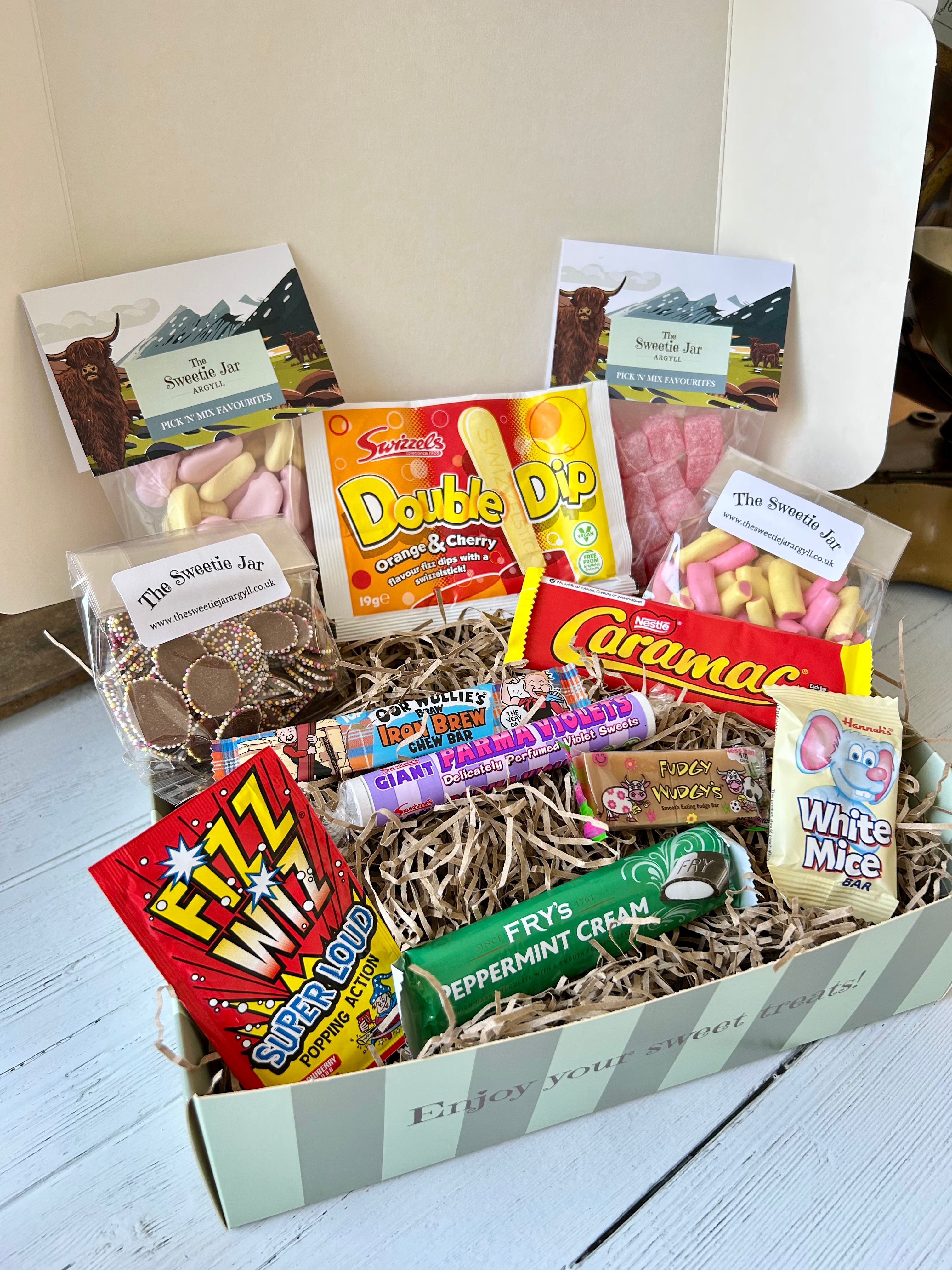 Retro Sweet Hamper image 0