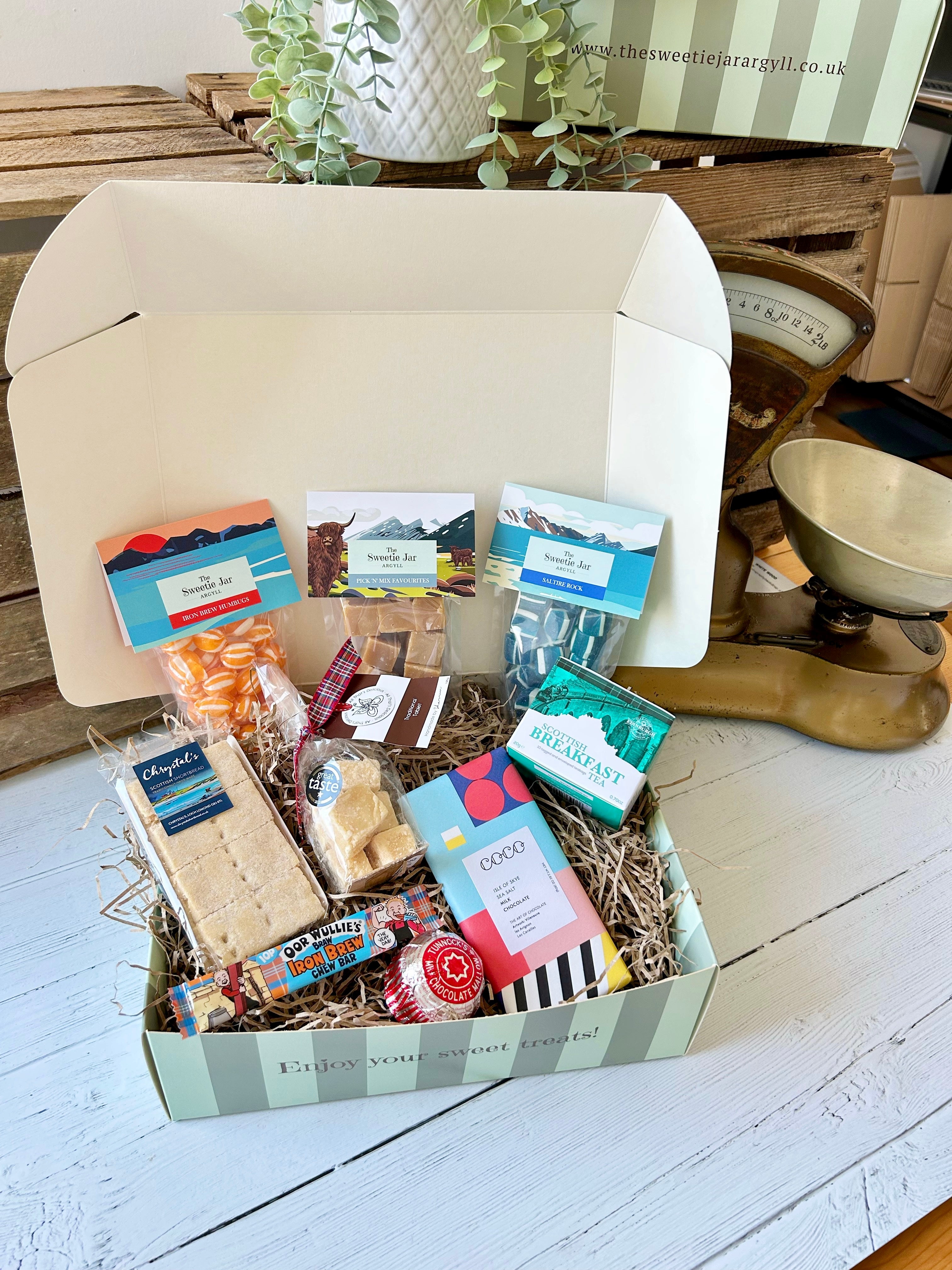 Taste of Scotland Hamper image 0